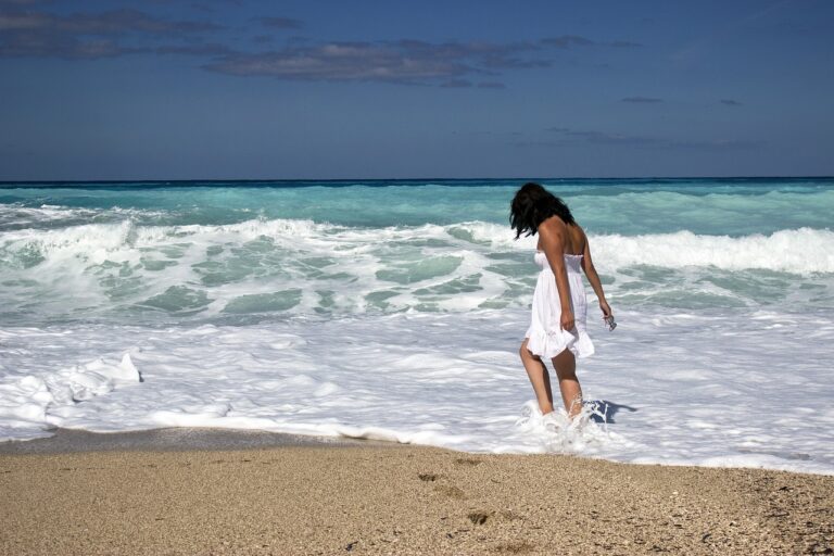 Los Locos Beach lady lilypad properties spain
